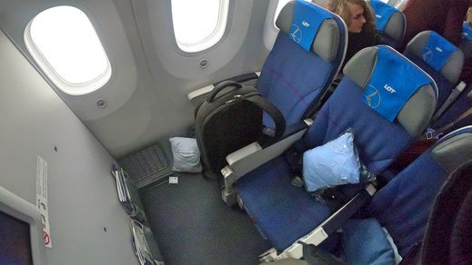 Review: LOT Polish Airlines TERRIBLE 787 Economy Class to Warsaw ...